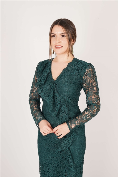 Güpür Dantel Yırtmaç Detaylı Elbise - Zümrüt Yeşil