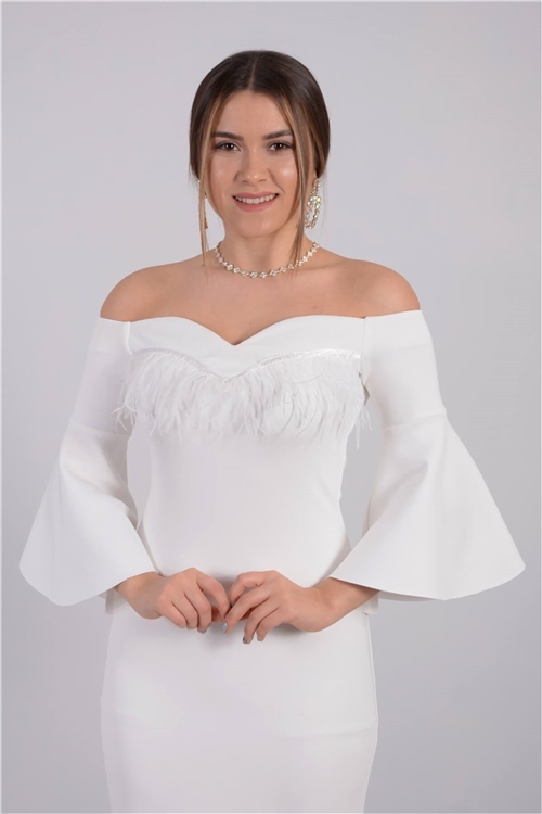 Krep Kumaş Tüy Detaylı Tasarım Elbise - Beyaz